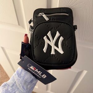 MLB Black and White Belt Bag